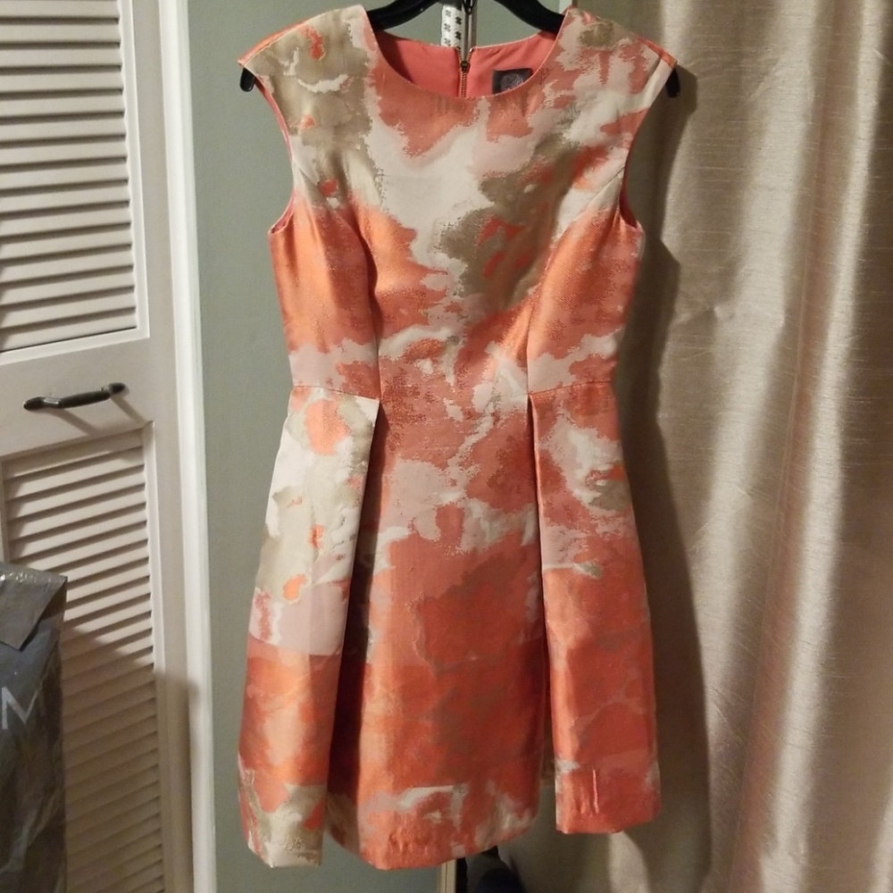 Short Vince Camuto coral and beige dress never wor